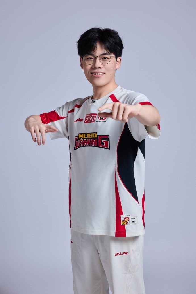 WBG分享26夹人定妆照：论微博哥拍照POSE的一百种手势